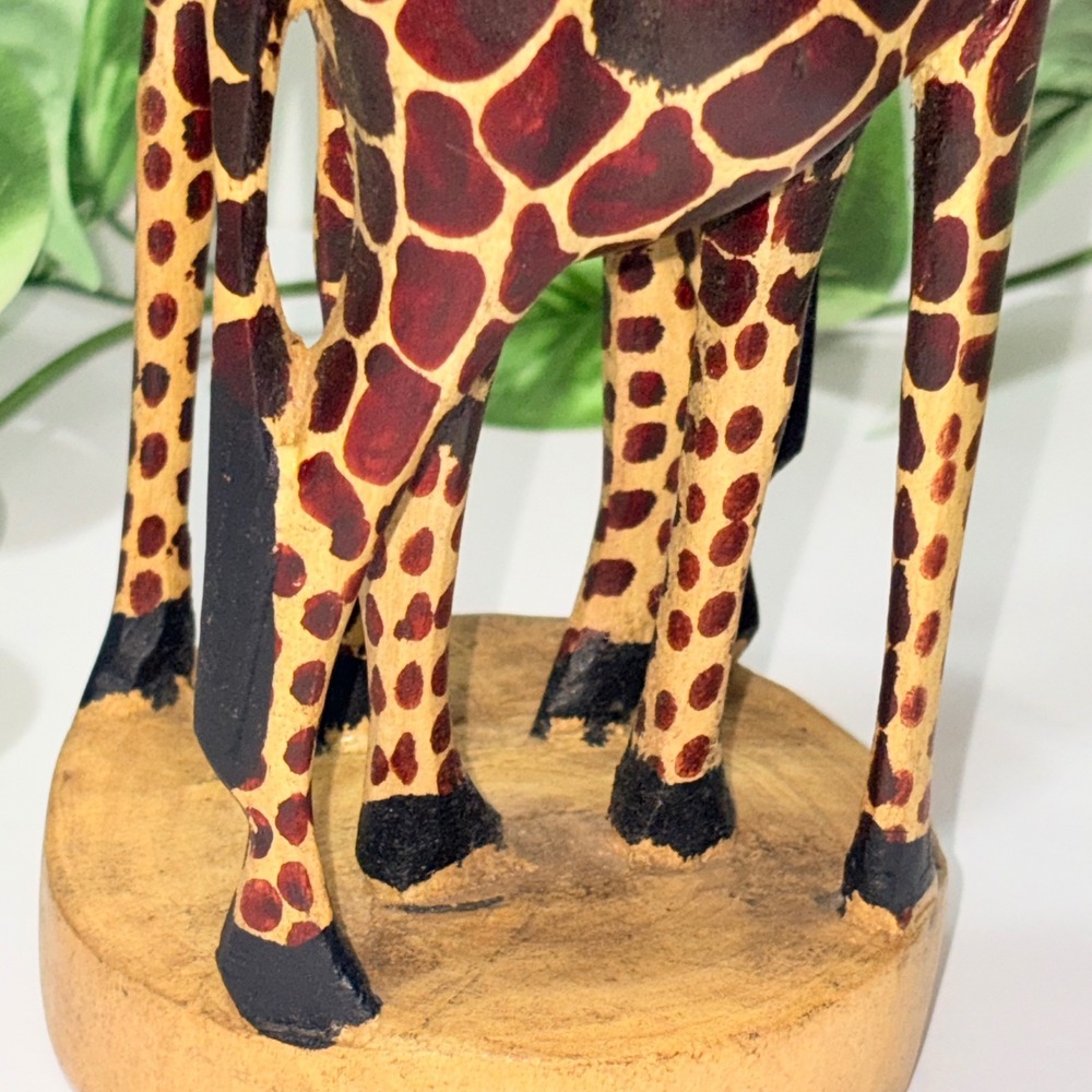 Hand Carved Wooden Giraffe Sculpture Intertwined Necks Hand Painted 12.5" - Picture 7 of 16